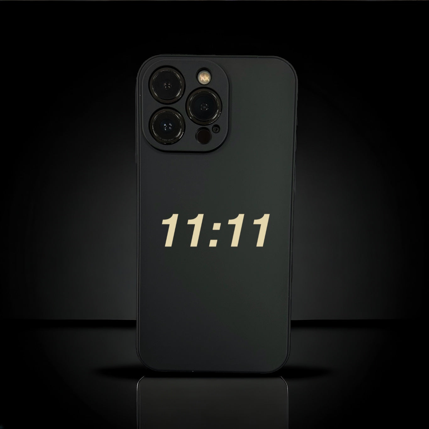 iPhone 11:11 case in black 